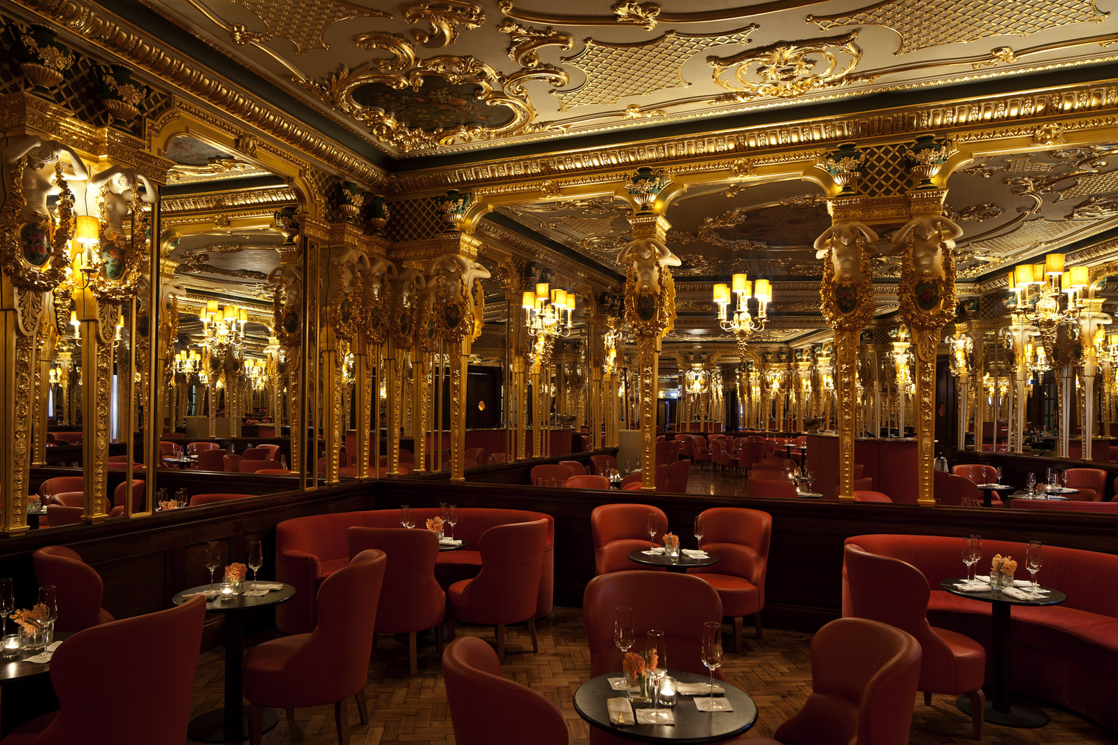 Название дорогих ресторанов. Hotel Cafe Royal London. Лондонский ресторан «the Bunyadi». Оскар Роял. Ресторан Royal в Лондоне.